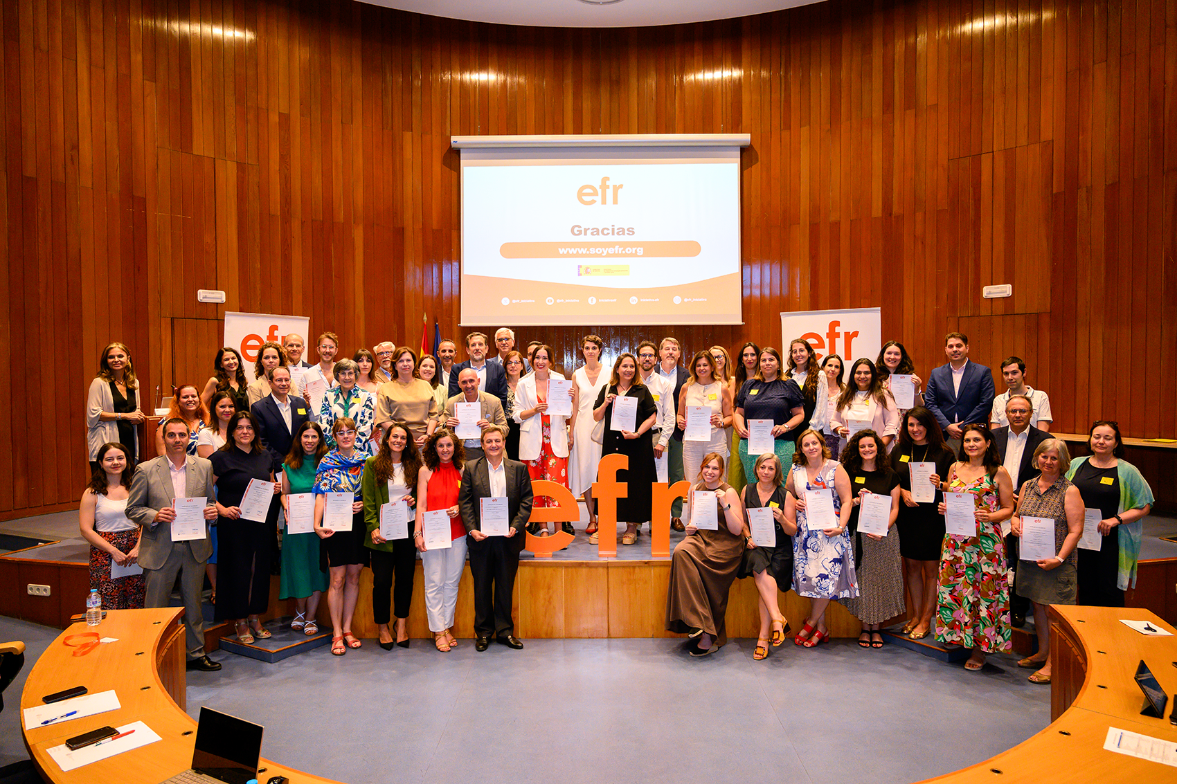 Meniños renova o certificado EFR da Fundación Más Familia